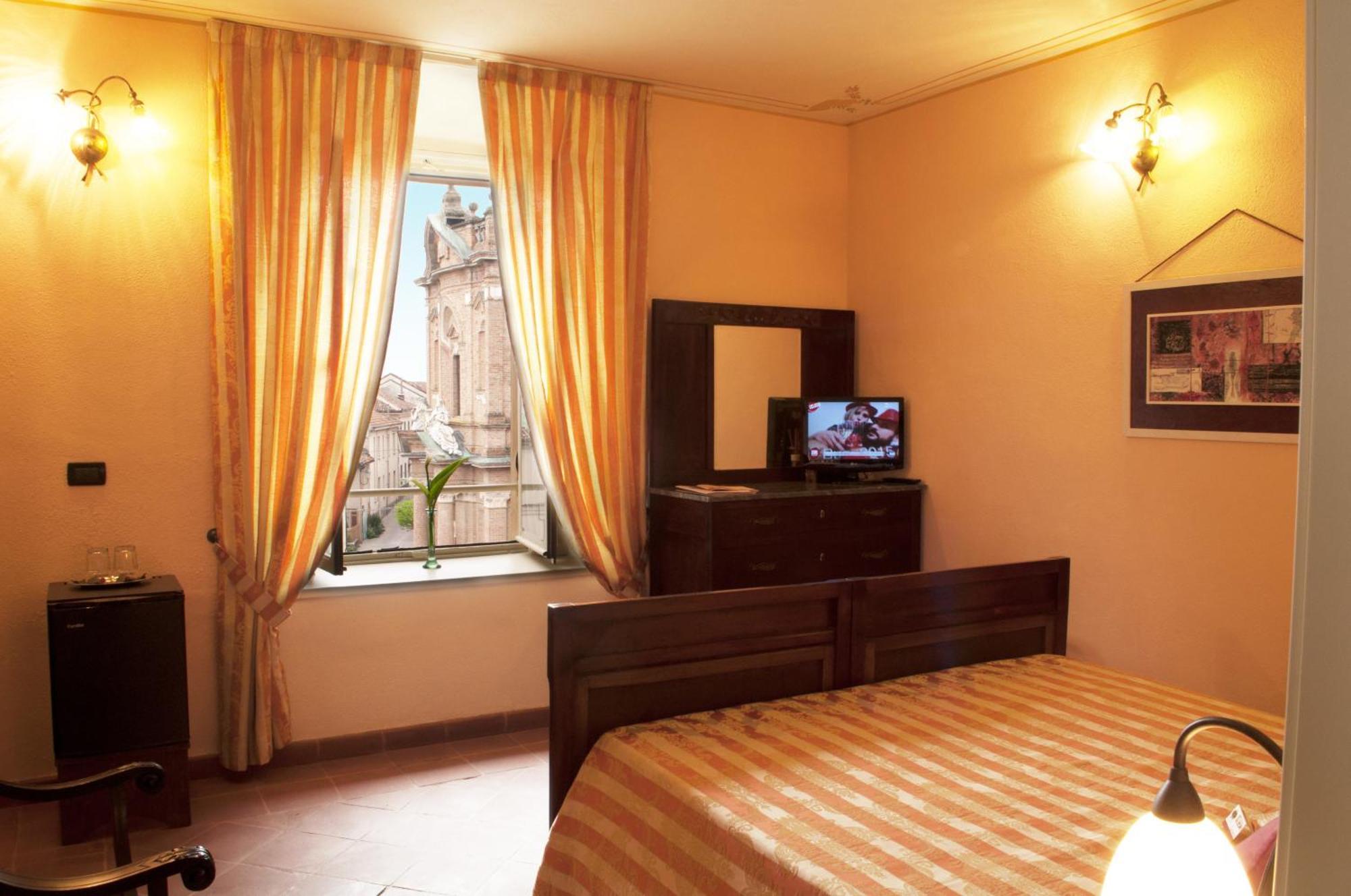 La Foresteria Del Castello - Wellness Hotel In Dimora Storica Castell'Alfero Phòng bức ảnh