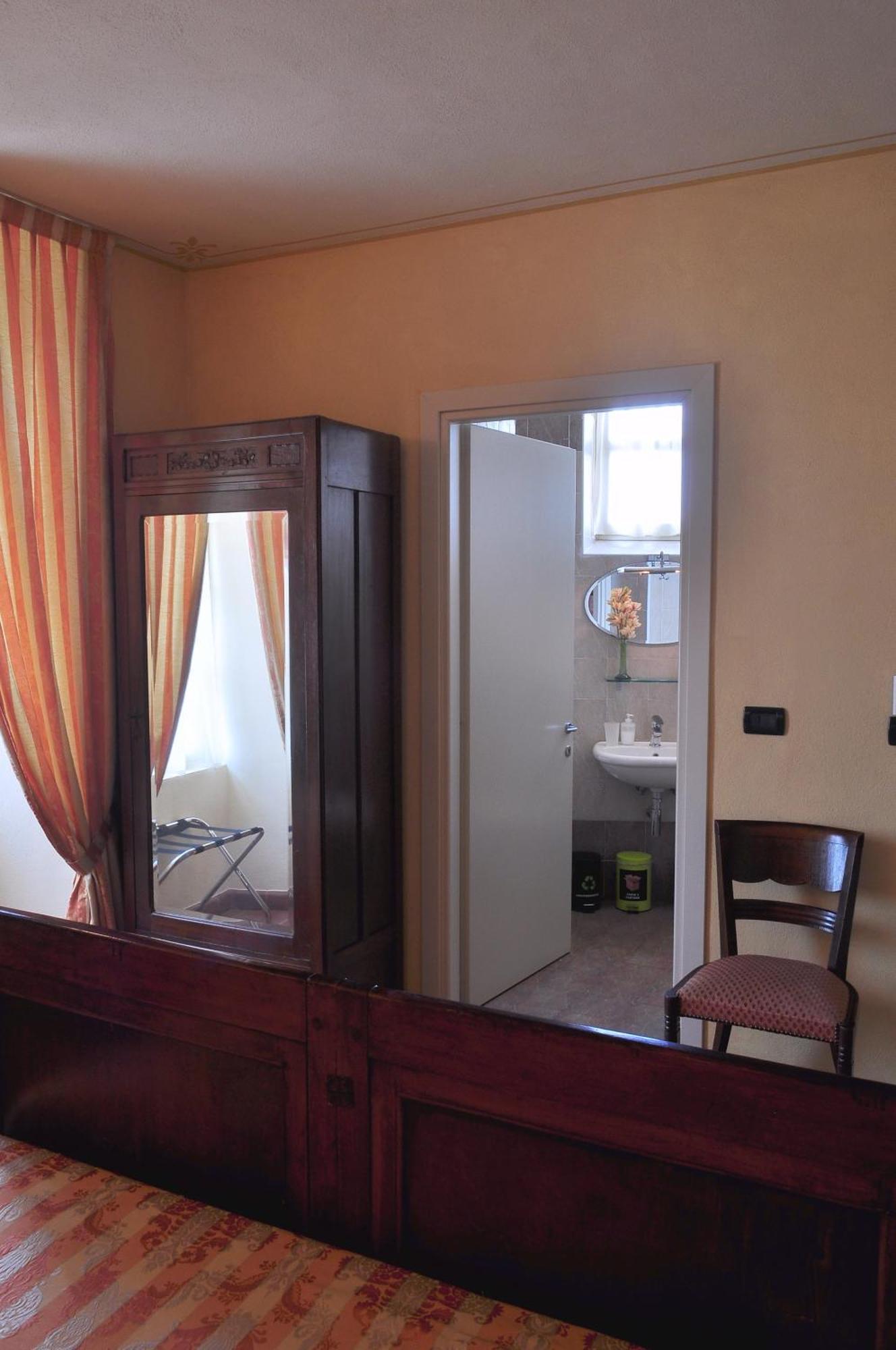 La Foresteria Del Castello - Wellness Hotel In Dimora Storica Castell'Alfero Phòng bức ảnh