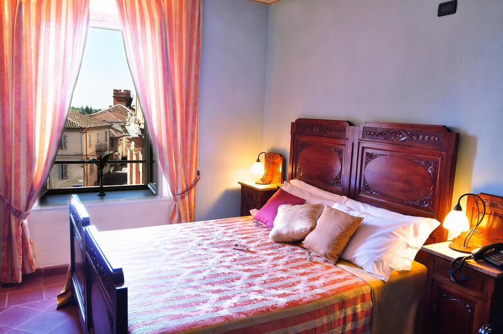 La Foresteria Del Castello - Wellness Hotel In Dimora Storica Castell'Alfero Phòng bức ảnh