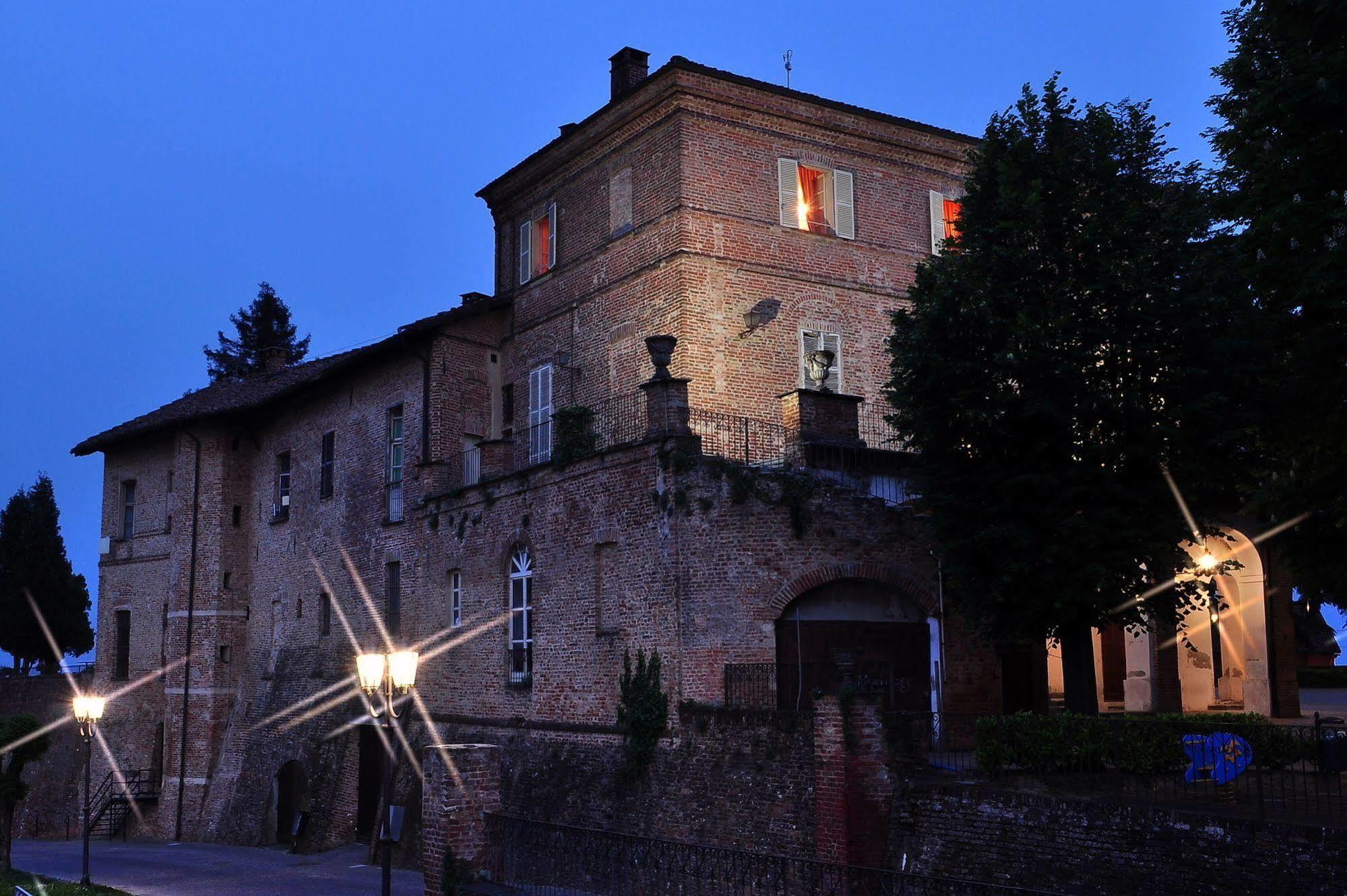 La Foresteria Del Castello - Wellness Hotel In Dimora Storica Castell'Alfero Ngoại thất bức ảnh