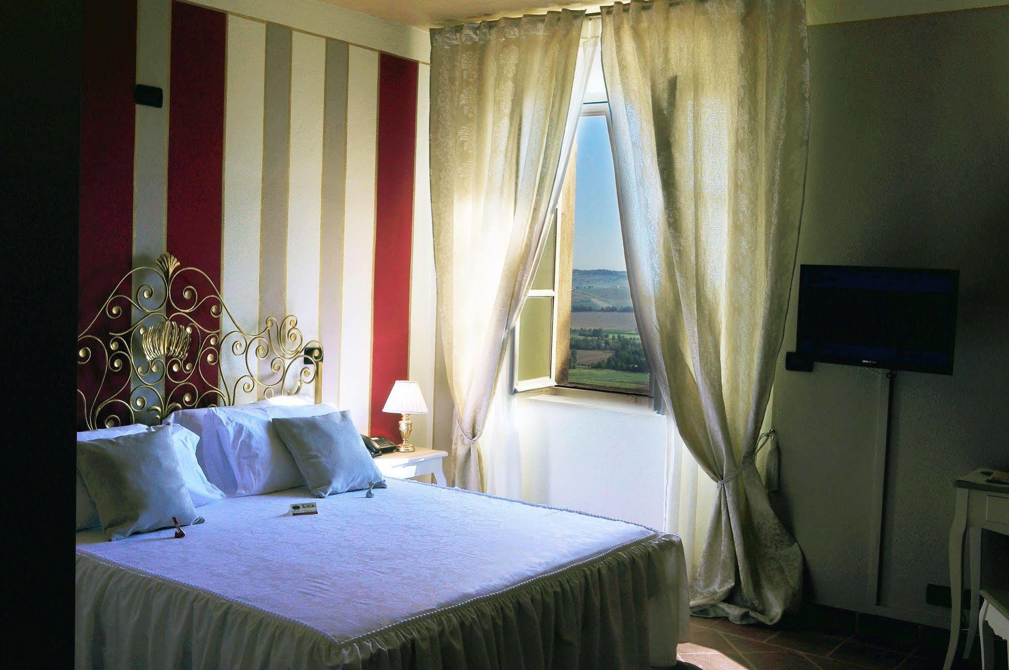 La Foresteria Del Castello - Wellness Hotel In Dimora Storica Castell'Alfero Ngoại thất bức ảnh