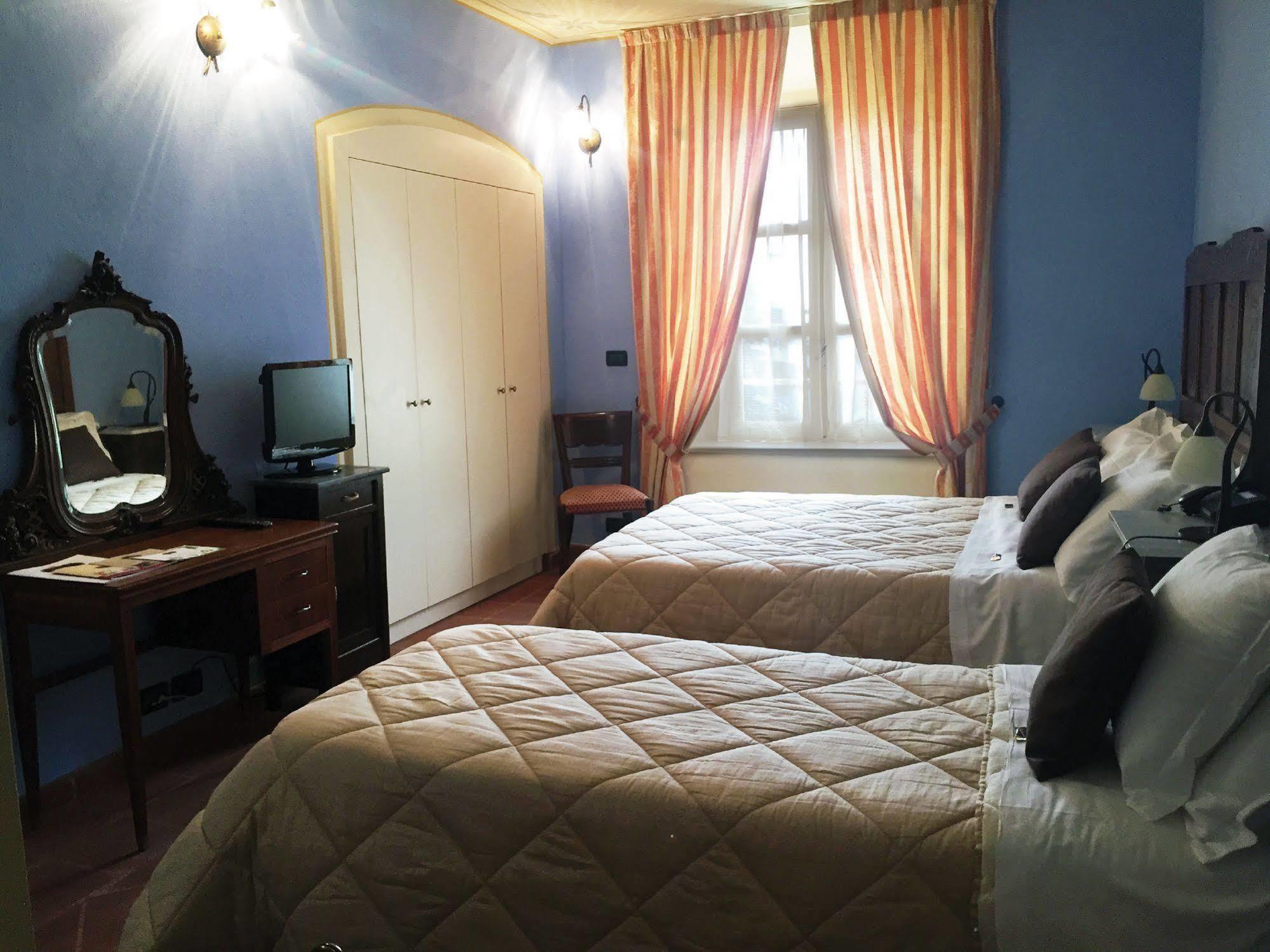 La Foresteria Del Castello - Wellness Hotel In Dimora Storica Castell'Alfero Ngoại thất bức ảnh