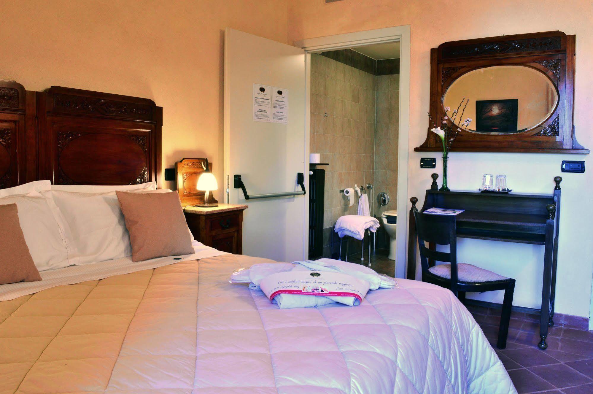 La Foresteria Del Castello - Wellness Hotel In Dimora Storica Castell'Alfero Ngoại thất bức ảnh