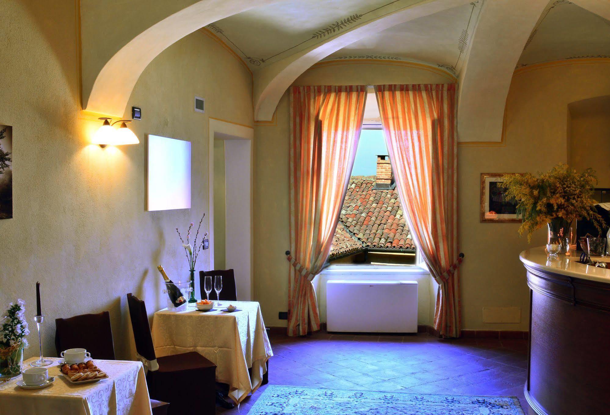 La Foresteria Del Castello - Wellness Hotel In Dimora Storica Castell'Alfero Ngoại thất bức ảnh